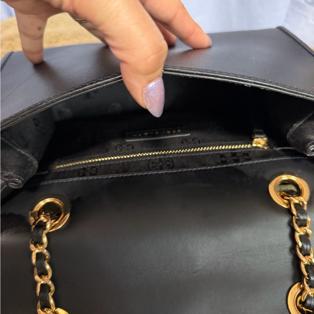 Tory Burch Black Quilted Shoulder Bag with Gold Accents - Picture 6 of 9